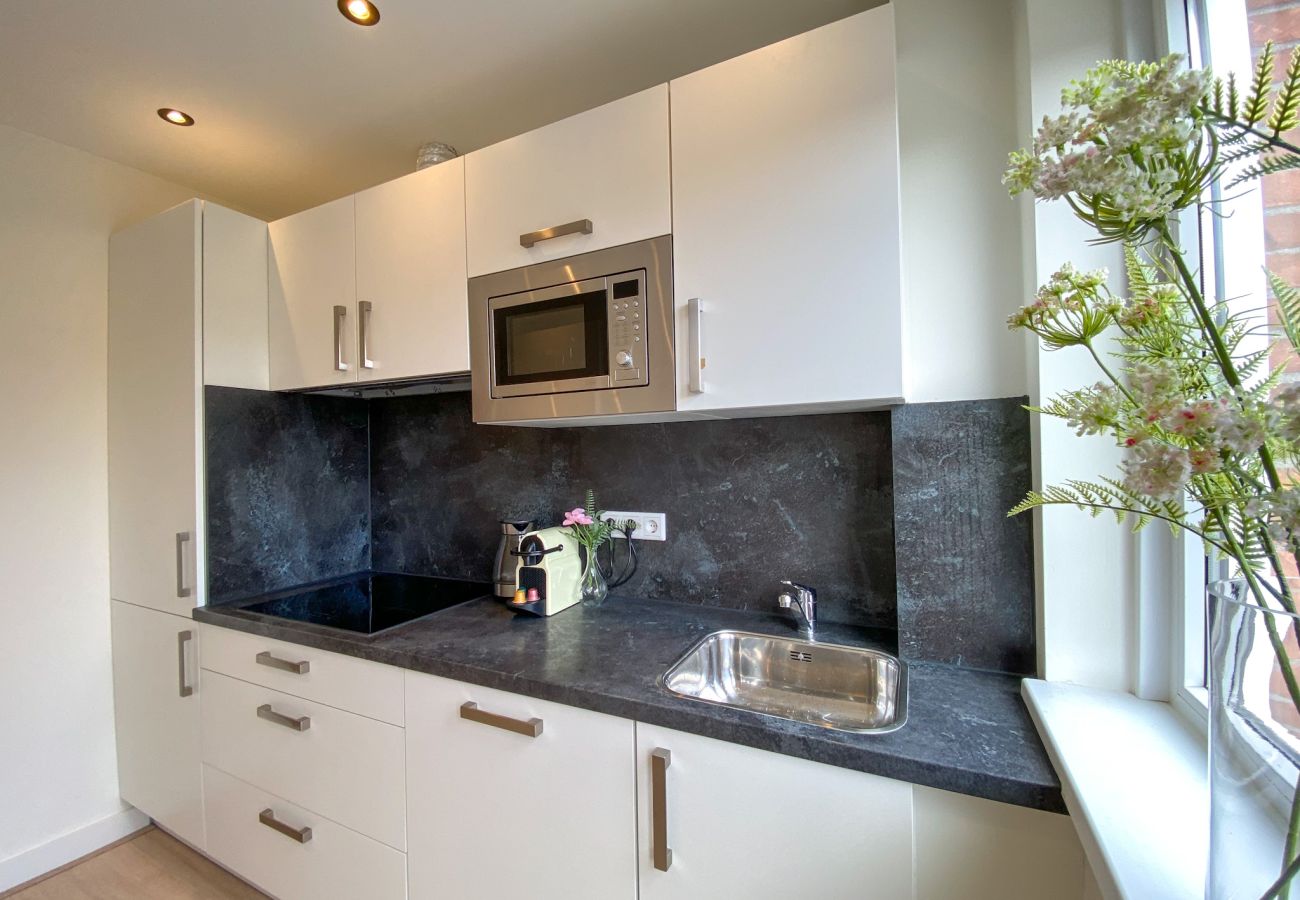Apartment in Ouderkerk aan de Amstel - Luxury Spacious 7 bedroom / 3 bathroom apt.