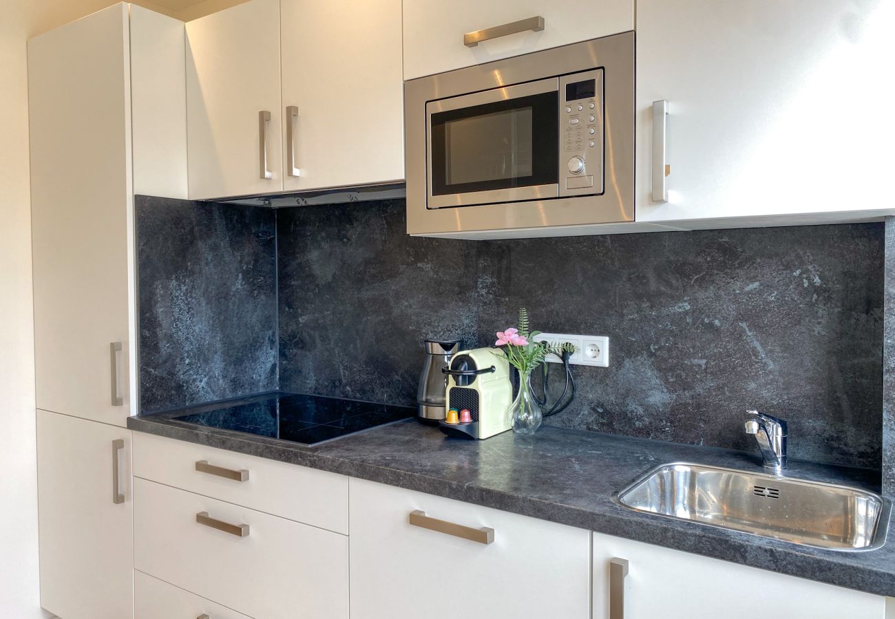 Apartment in Ouderkerk aan de Amstel - Luxury Spacious 7 bedroom / 3 bathroom apt.