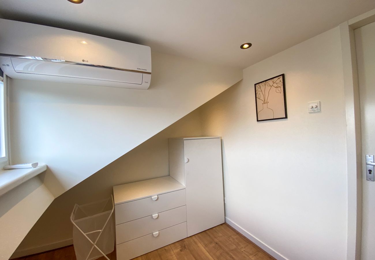 Apartment in Ouderkerk aan de Amstel - Luxury Spacious 7 bedroom / 3 bathroom apt.