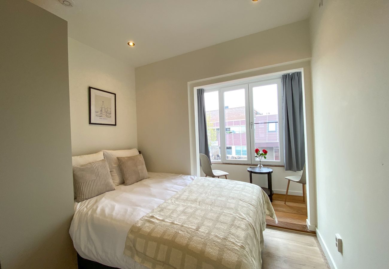 Apartment in Ouderkerk aan de Amstel - Luxury Spacious 7 bedroom / 3 bathroom apt.