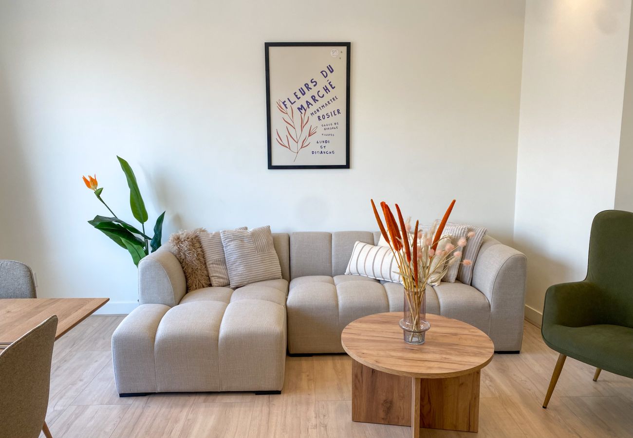 Apartment in Ouderkerk aan de Amstel - Luxury Spacious 7 bedroom / 3 bathroom apt.