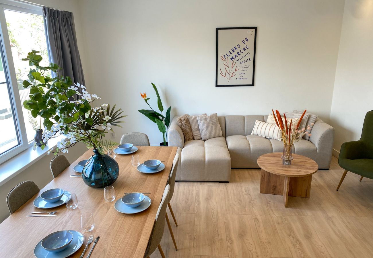 Apartment in Ouderkerk aan de Amstel - Luxury Spacious 7 bedroom / 3 bathroom apt.