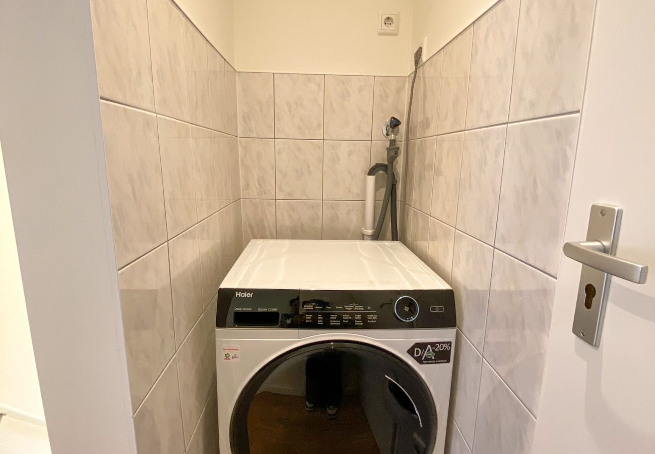 Apartment in Ouderkerk aan de Amstel - Luxury Spacious 7 bedroom / 3 bathroom apt.