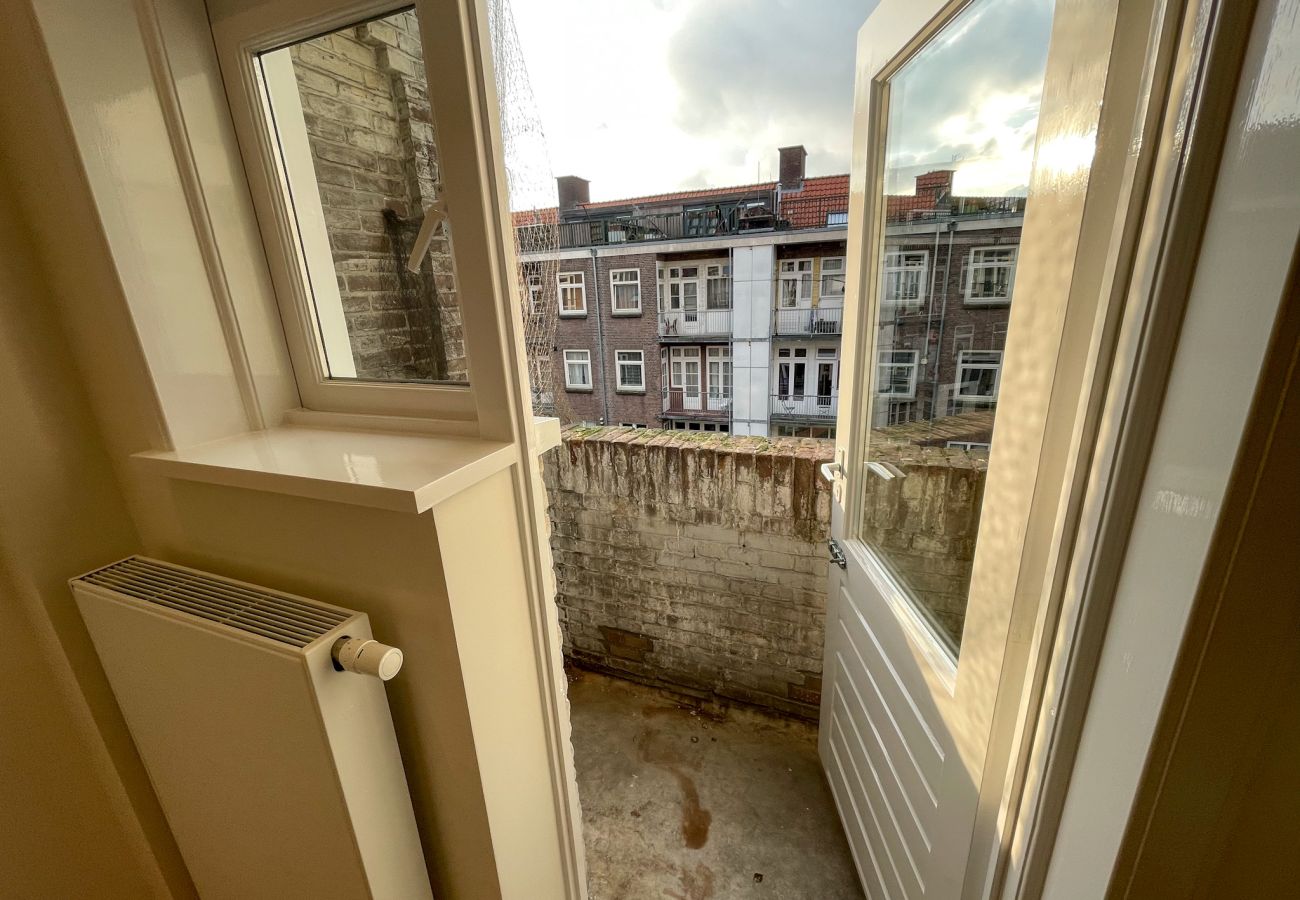 Apartment in Amsterdam - 3 Br apt. in Amsterdam South
