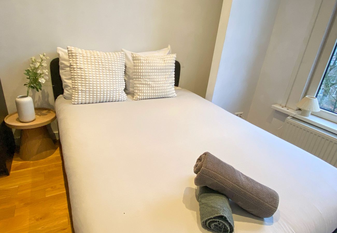 Apartment in Amsterdam - 3 Br apt. in Amsterdam South