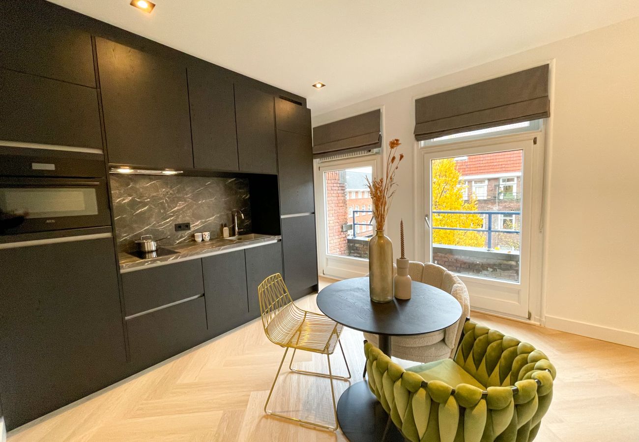 Studio in Amsterdam - Comfortable and modern 1BR apt. near city centre with balcony